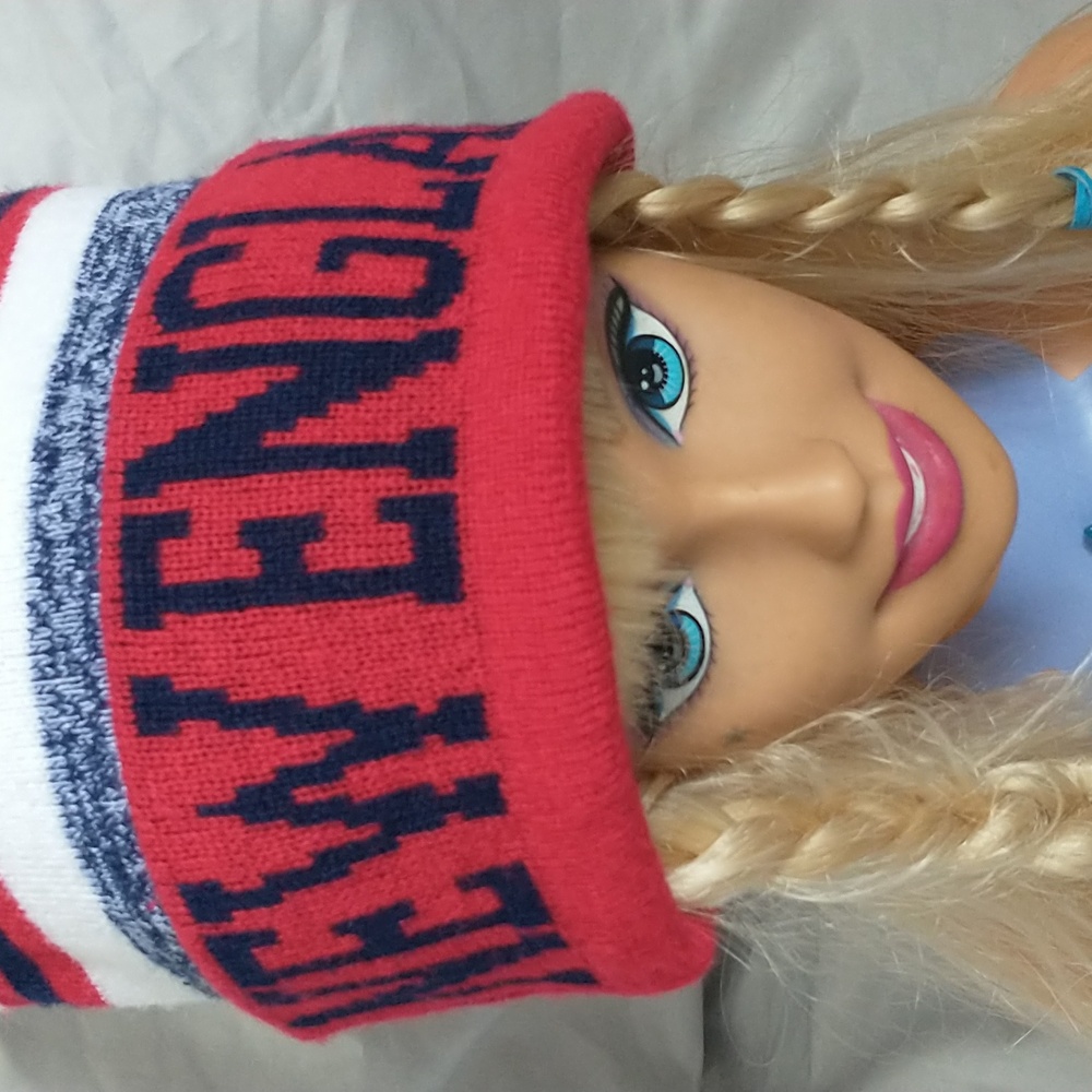 New England Women's Pom-Pom Beanie - Red and White